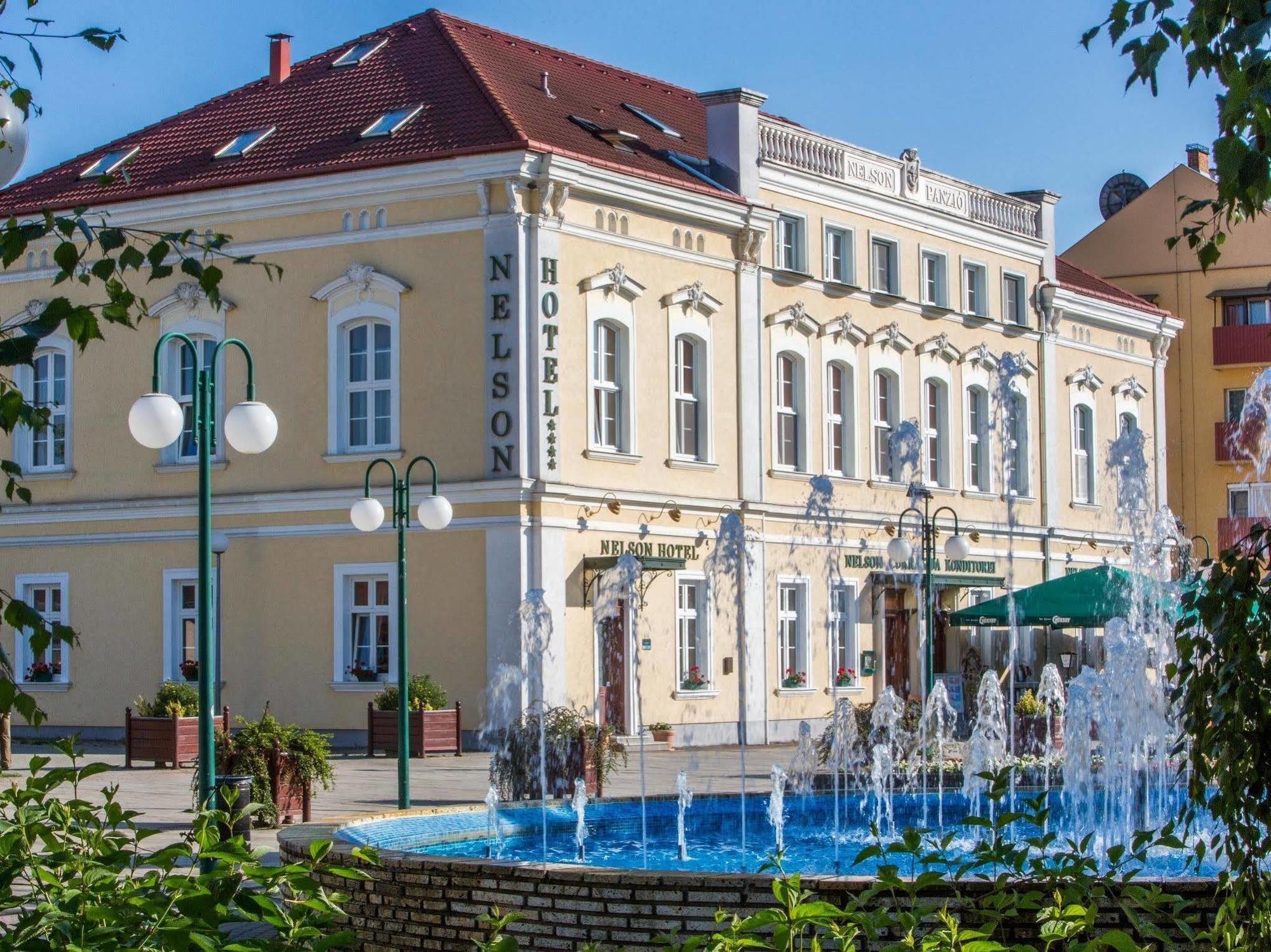 Nelson Hotel Hajdúszoboszló المظهر الخارجي الصورة