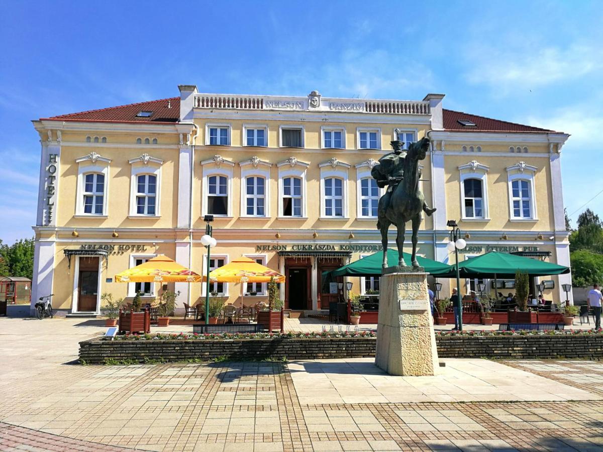 Nelson Hotel Hajdúszoboszló المظهر الخارجي الصورة